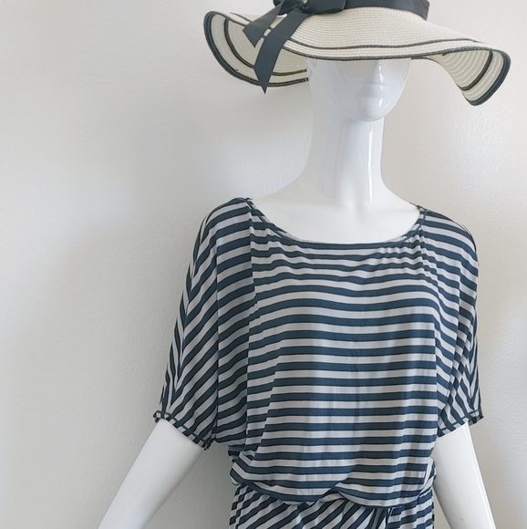 Max Studio Size S - Picture 1 of 16